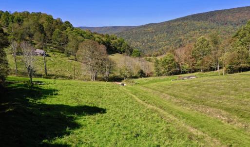 Photo #9 of 414 Niday Dr , Narrows, VA 590.2 acres