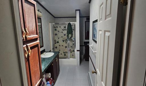 Master Bath Has 2 Sink Areas!