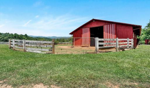 Barn 7-Stalls
