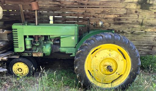 Vinatge John Deere Runs