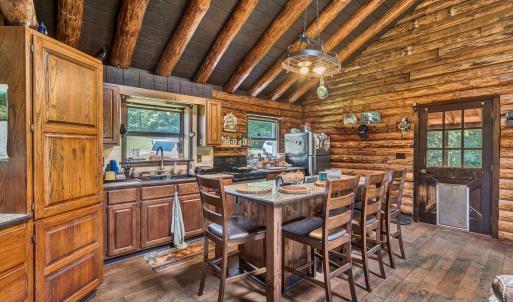 Cottage - Kitchen with Bar