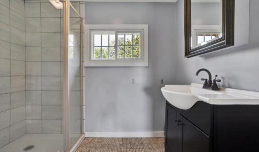 Farmhouse - Master Suite - Full Bath - U