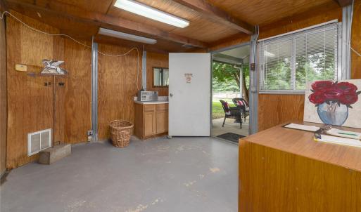 9195 Springwood Rd-48