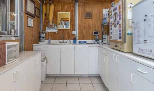 9195 Springwood Rd-45