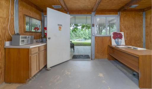 9195 Springwood Rd-49