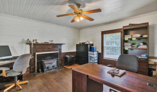 Farmhouse - Bed1 (or) Office Entry Lvl