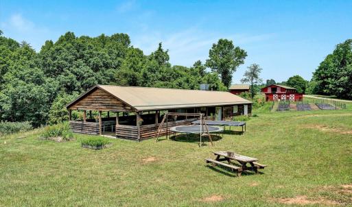 Huge Pavilion with Commercial Kitchen03