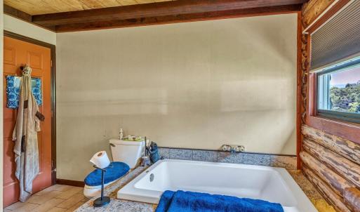 Cottage - Full Bath - Entry Lvl02