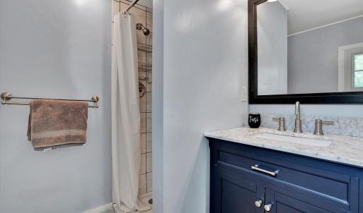 Farmhouse - Full Bath #1 Upper Lvl02