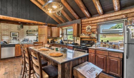 Cottage - Kitchen