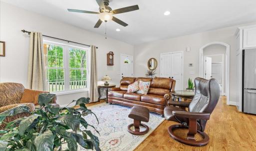 21-4133 Grove Hill Rd-21