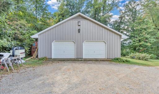 Large Garage/Workshop