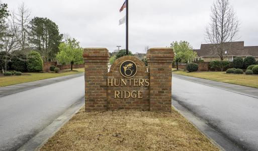 Hunters Ridge Entrance