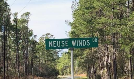 Neuse Winds street sign