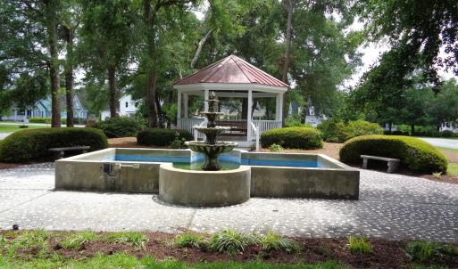 Fountain & pavilion
