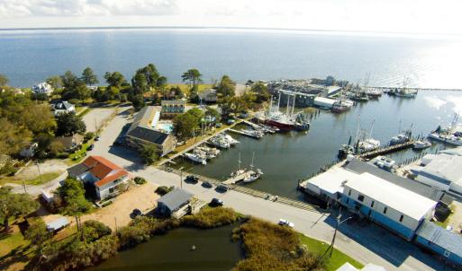 09 Oriental Harbor + Duck Pond in Foregr