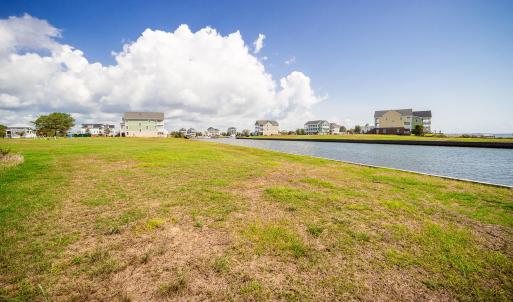 Waterfront lot at Cannonsgate