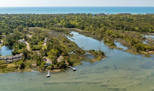 McGinnis Point West Court