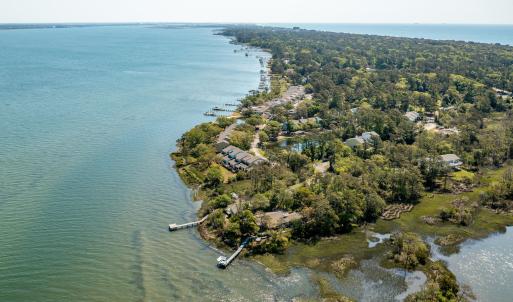 McGinnis Point West Court