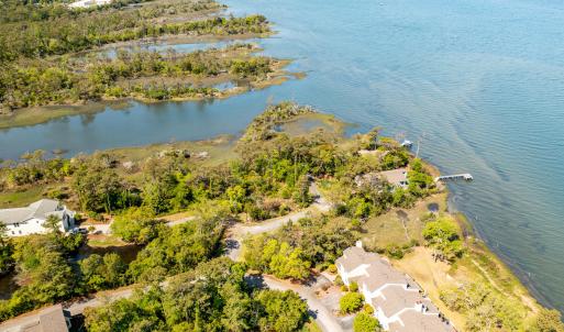 McGinnis Point West Court