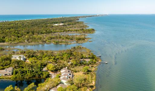 McGinnis Point West Court