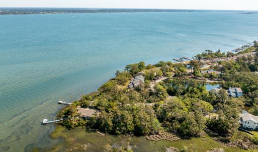 McGinnis Point West Court