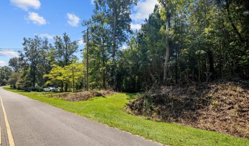 Hughes Plantation Rd
