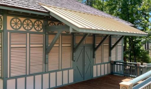 Kayak storage house