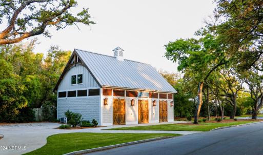 Kayak Barn