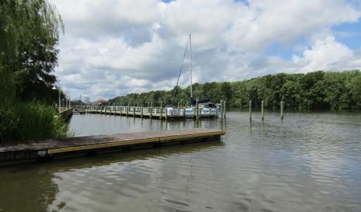 007 Lovely Boardwalk along the Roanoke R