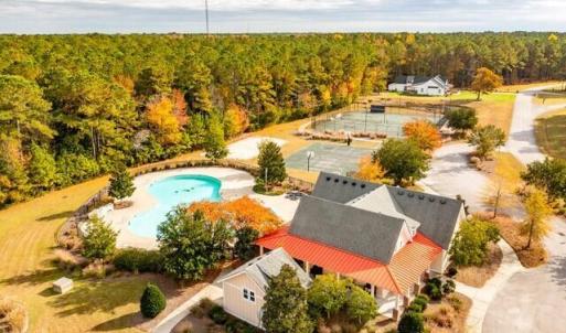 Clubhouse and Pool (2)