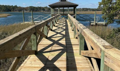 Dock 4