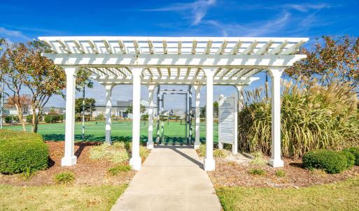 Community tennis and pickleball courts