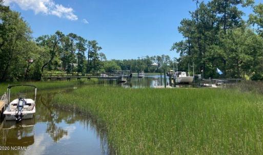 hughesroadlotcreekview3