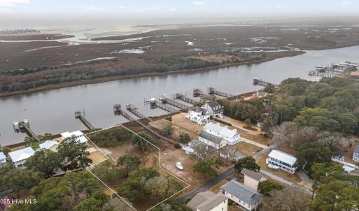 2016 Camelot Drive SW OIB