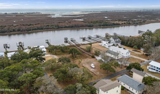 2016 Camelot Drive SW OIB