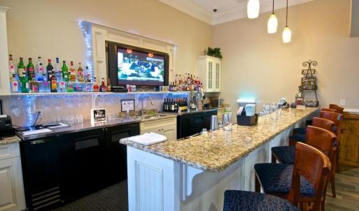 Tavern 19 Restaurant