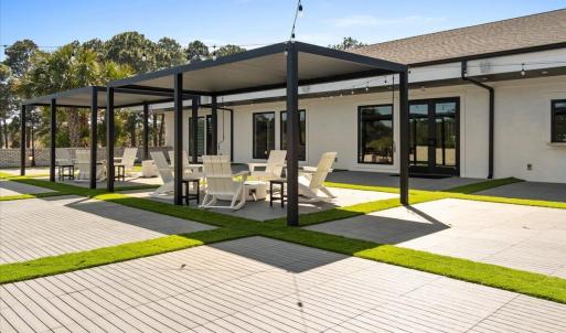 Sea Trail Conv.Ctr.-Outodoor Seating