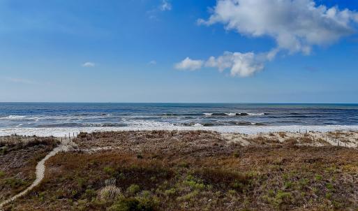 5211EBeachDr - 1
