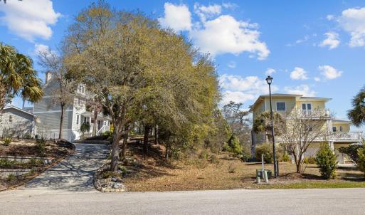 9814 CLARENDON DRIVE