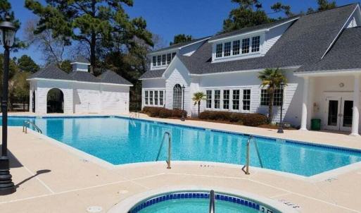 Hot tub & pool