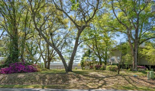 703 Shoreline Drive W