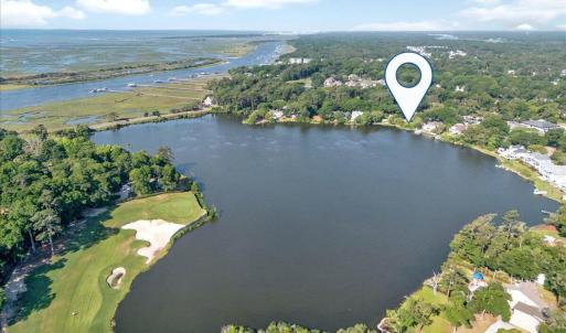 Lakefront up against the Waterway!