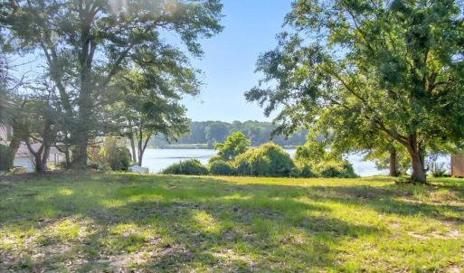 Total Lakefront Tranquility