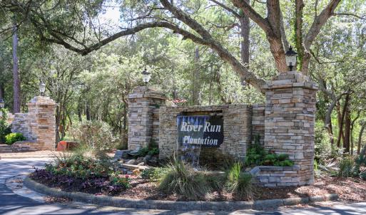 2933 Island Dr SE - Bolivia