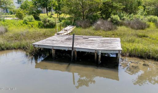 Dock