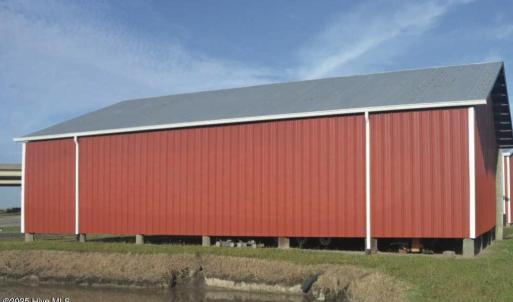 sideview of 3 sided shelter