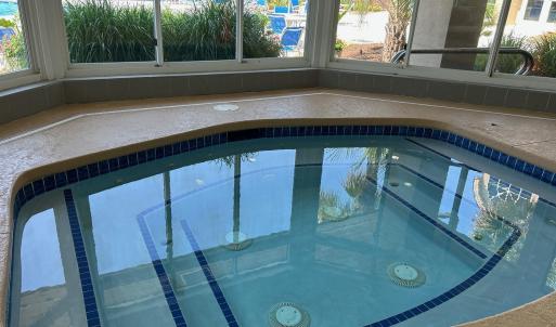 Ocean Ridge - indoor hot tub