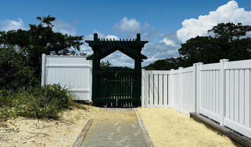 private pier & dock access