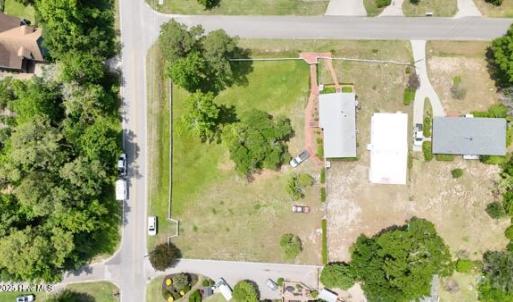 2032 - drone photo of Lots 16 & 17